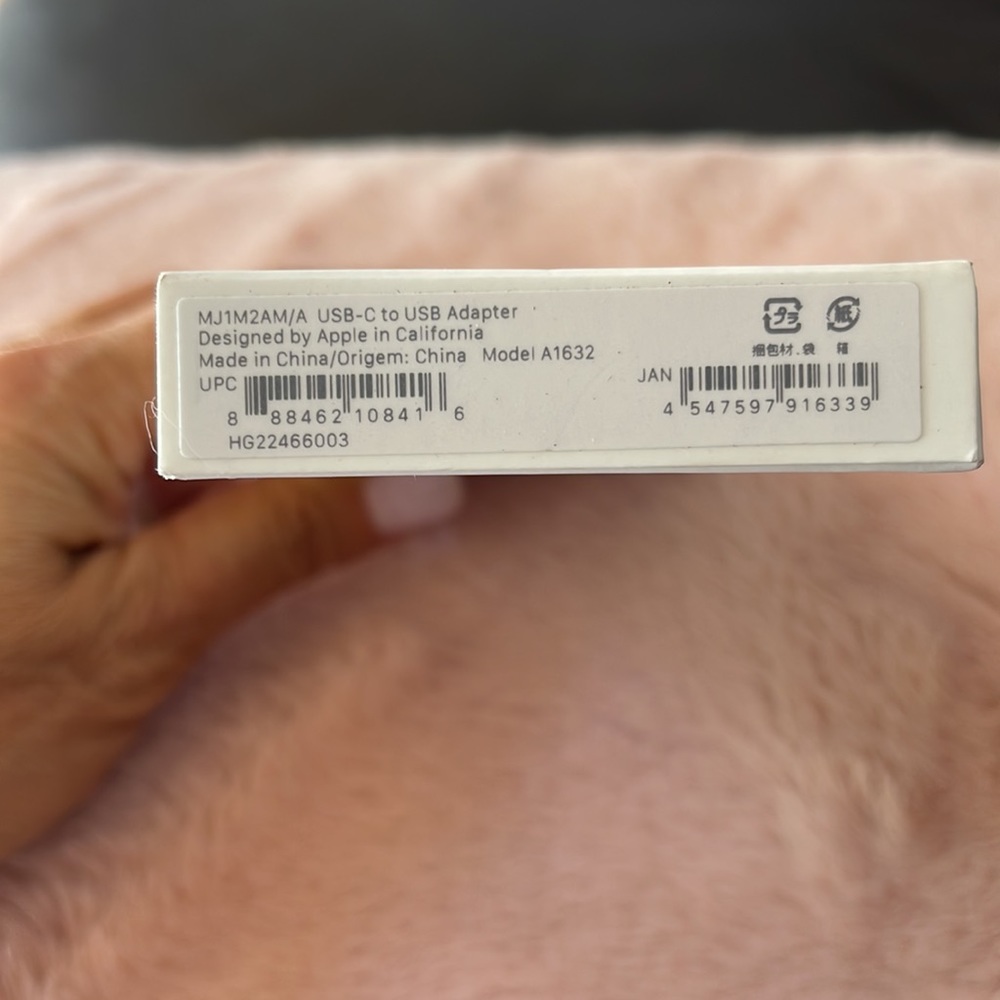 Apple USB-C to USB Adapter - Picture 3 of 4